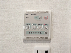 浴室乾燥機リモコン【ミオカステーロ狛江アンバーコート】
浴室は換気・乾燥・暖房機付きで、入浴前も入浴後も快適です。　