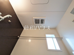 浴室換気乾燥機　【八王子市諏訪町】浴室換気乾燥機を使用すると浴室がジメジメしないので、お掃除が楽になるというメリットもございます！
