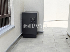 18号棟　宅配ボックス　【三鷹市野崎３丁目】荷物の受け取り時間を気にせず外出できる宅配ボックス付き！