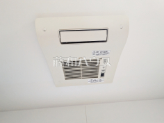 浴室乾燥機　【八王子市並木町】雨の日の強い味方！浴室換気乾燥機付きユニットバスで洗濯物が乾かせます。