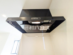 レンジフード　【八王子市並木町】お手入れのしやすいレンジフードは見た目もスッキリしていて、料理時の油煙やニオイを効率的に外に出せます。