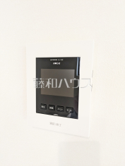 2号棟　防犯に役立つTVモニター付インターフォン訪問者がわかるTVモニター付インターホンは、お子様のお留守番にも活躍するかも？！