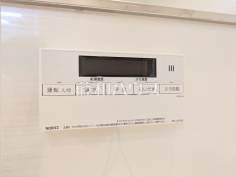 給湯機　【コスモ・ザ・パークス調布多摩川】 追焚き機能付きなので、生活時間の違う家族に便利です。 