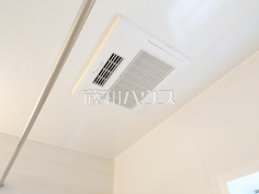 浴室乾燥機　【富士見市大字水子】雨の日の強い味方！浴室換気乾燥機付きユニットバスで洗濯物が乾かせます。