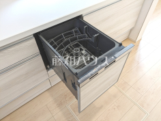 食器洗浄乾燥機　【富士見市大字水子】目指せ時短！食洗機で大幅に家事が楽々に。空いた時間は家族の団らんや、食後のテレビ鑑賞やリラックスする時間にでき、毎日の暮らしにゆとりが生まれます。