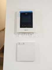 防犯に役立つTVモニター付インターフォン/空気を汚さず暖かい床暖房 日々の生活を豊かに、暮らしを心地良くする先進の設備