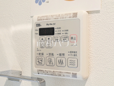 浴室換気乾燥機リモコン　【レーベンハイムフォレチッタ・ガーデン】雨天時の洗濯物や浴室内のカビ防止としても活躍する浴室換気乾燥機
