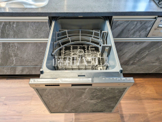 食器洗浄乾燥機 キッチンにはエコと家事時間短縮、一石二鳥の食洗機付です。 