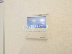 給湯機リモコン　【三鷹市牟礼７丁目】エネファームは都市ガスを利用し電気を発電。さらに発電時の熱を利用し、お湯をつくります。