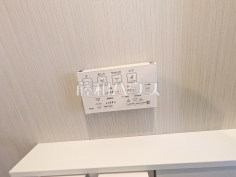 その他設備　【新座市野火止８丁目】ウォシュレット付きトイレ！リビング・お風呂に続いて意外と癒しの空間かも！？　