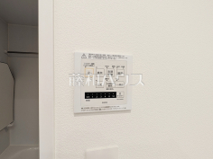 2号棟　浴室換気乾燥機リモコン　【三鷹市井の頭２丁目】雨天時の洗濯物や浴室内のカビ防止としても活躍する浴室換気乾燥機
