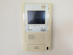 TVモニター付インターホン訪問者がわかるTVモニター付インターホンは、お子様のお留守番にも活躍するかも？！　