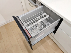 食器洗浄乾燥機　【ライオンズガーデンひばりヶ丘第2】 後片付けの手間を削減し、趣味の時間や家族との時間を増やせる食器洗い乾燥機を標準装備 