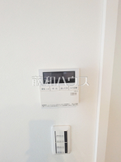 給湯機追焚き機能付きなので、生活時間の違う家族に便利です。