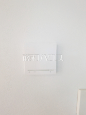 空気を汚さず暖かい床暖房 乾燥しすぎず、埃も舞わずハウスダストが少ないクリーンな室内をキープする床暖房