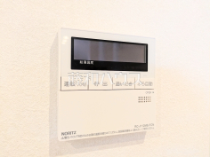 4号棟　給湯機追焚き機能付きなので、生活時間の違う家族に便利です。