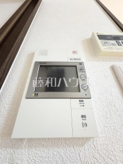 TVモニター付きインターホン　【ディアコート識名】訪問者がわかるTVモニター付インターホンは、お子様のお留守番にも活躍するかも？！