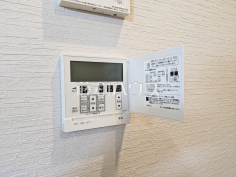 空気を汚さず暖かい床暖房 乾燥しすぎず、埃も舞わずハウスダストが少ないクリーンな室内をキープする床暖房