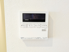 給湯器　【パレス永福】幼い子供がいると汚れものが多く、いつでも洗濯物を干せるのが嬉しい浴室換気乾燥機！