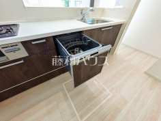 食器洗浄乾燥機 食器が出し入れしやすいスライドオープン式の食器洗浄乾燥機 