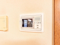 TVモニター付きインターホン TVモニター付きインターホンのため訪問者がひと目で分かります 
