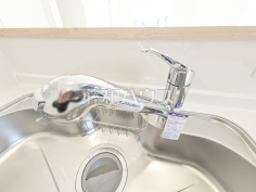 浄水器一体型水栓　【東大和市清水４丁目】 いつでもおいしいお水が飲める浄水器一体型水栓も完備 