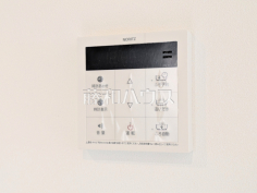 浴室給湯リモコン　【新座市東３丁目】追焚き機能付きなので、生活時間の違う家族に便利です。
