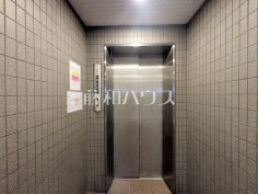 エレベーター付き【藤和上北沢ホームズ】手荷物が多いときにも嬉しいエレベーター付き