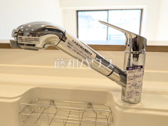 浄水器一体型水栓　【グリーンコーポ豊田】いつでもおいしいお水が飲める浄水器一体型水栓も完備 
