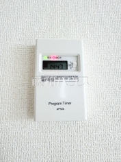 冷暖房・空調設備　【沖縄市美里仲原町】床下換気扇デジタルタイマー