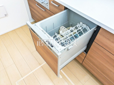 食器洗浄乾燥機 ビルトイン食洗機を標準完備し、家事時間が短縮できます。 