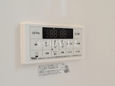 給湯スイッチ　【新座市大和田４丁目】追焚き機能付きなので、生活時間の違う家族に便利です。
