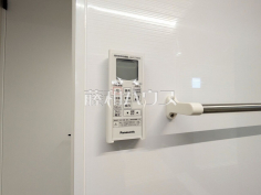 24時間換気システム 24時間換気システムにより、花粉・PM2.5などの微小粒子物質の侵入を防ぎ、快適な室内を保ちます。 
