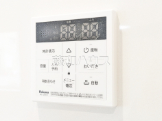 2号棟　給湯器リモコン　【小平市仲町】便利な追いだき機能付きオートバス。予約設定も可能なので、帰宅後すぐに入浴できるようお湯を張っておくことができます。