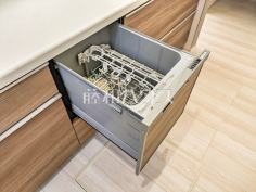 食器洗浄乾燥機食後の片付けもラクに、毎日の家事を時短できるようキッチンに食洗機を内蔵 