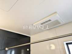 浴室乾燥機　【小平市学園西町３丁目】雨の日の強い味方！浴室換気乾燥機付きユニットバスで洗濯物が乾かせます。