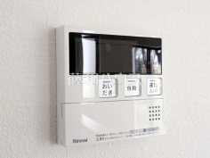 浴室給湯リモコン　【小平市中島町】追焚き機能付きなので、生活時間の違う家族に便利です。