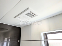 浴室換気乾燥機　【小平市中島町】雨の日の強い味方！浴室換気乾燥機付きユニットバスで洗濯物が乾かせます。

