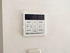 浴室給湯リモコン追焚機能付で時間差入浴もOK 