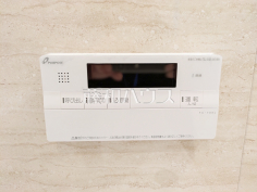 給湯スイッチ　【メロディーハイム聖蹟桜ヶ丘】追焚き機能付きなので、生活時間の違う家族に便利です。