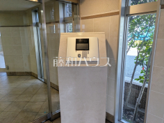 オートロック　【メロディーハイム聖蹟桜ヶ丘】安心のオートロック付きマンション。日々の安全を守ります。