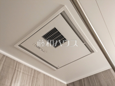 浴室換気乾燥機　【ライオンズヒルズ朝霞台】汚れものが多くても、いつでも洗濯物を干せるのが嬉しい浴室換気乾燥機！
