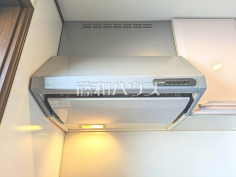 レンジフード　【富士見市水谷東３丁目】お手入れのしやすいレンジフードは見た目もスッキリしていて、料理時の油煙やニオイを効率的に外に出せます。