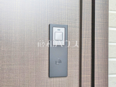 4号棟　スマートキー　【朝霞市膝折町３丁目】施錠開錠は便利なスマートキー採用！