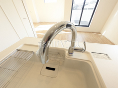浄水器一体型水栓　【西東京市南町４丁目】 いつでもおいしいお水が飲める浄水器一体型水栓も完備 