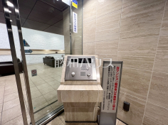 オートロック　【アデニウム府中白糸台】 安心のオートロック付きマンション。日々の安全を守ります。 