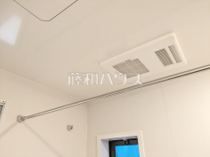 4号棟　浴室乾燥機　【国分寺市戸倉２丁目】雨の日の強い味方！浴室換気乾燥機付きユニットバスで洗濯物が乾かせます。