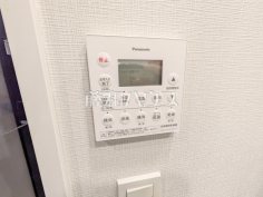 浴室換気乾燥機能雨の日の強い味方！浴室換気乾燥機付きユニットバスで洗濯物が乾かせます。　