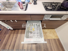 食洗機食洗機は水仕事を軽減するとともに、手洗いに比べ節水効果も期待できます。　