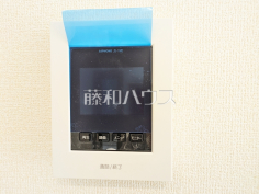 1号棟　TVモニター付きインターホン　【春日井市坂下町２丁目】訪問者がわかるTVモニター付インターホンは、お子様のお留守番にも活躍するかも？！